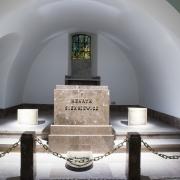 Grobowiec H. Sienkiewicza w krypcie katedry Św. Jana w Warszawie, fot. K. Stasiuk