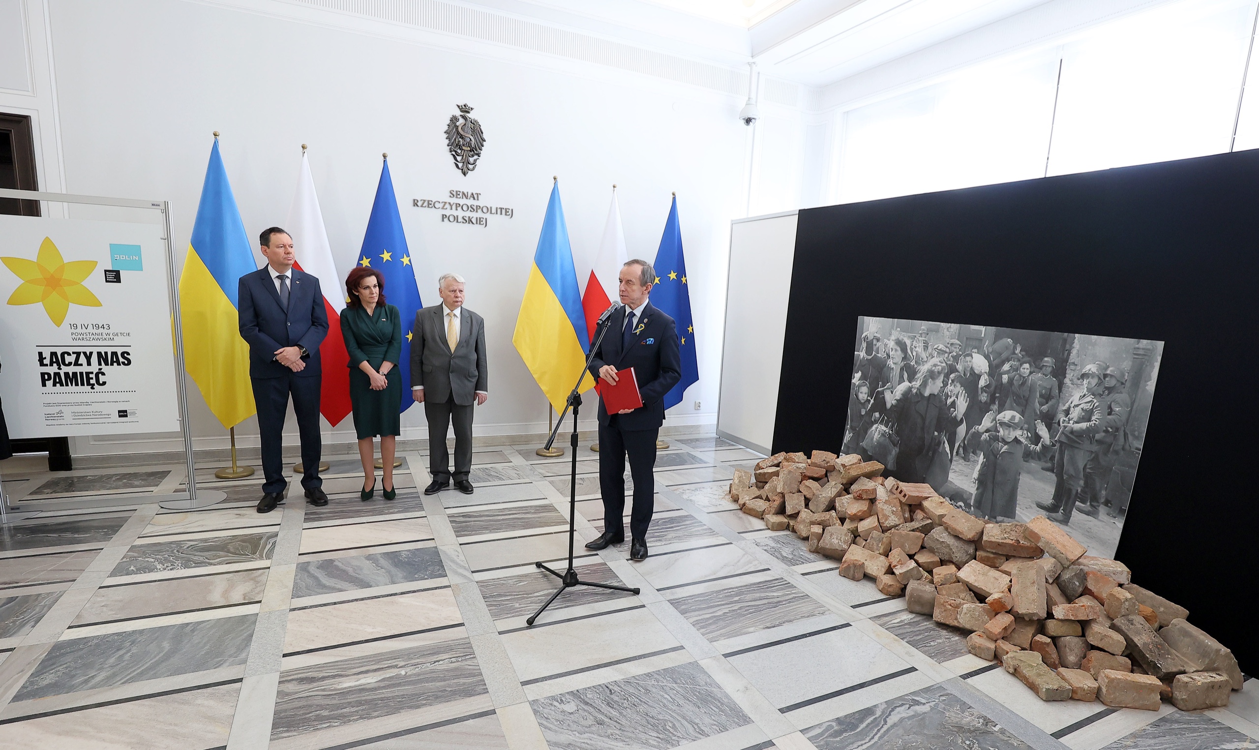 Wystawa „Instalacja towarzysząca inauguracji obchodów Roku Pamięci Bohaterek i Bohaterów Getta Warszawskiego”