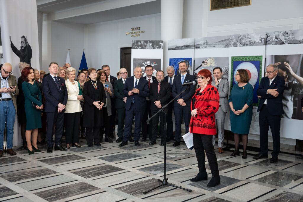 Wystawa poświęcona Wojciechowi J. Hasowi (fot. Tomasz Ozdoba, Kancelaria Senatu)