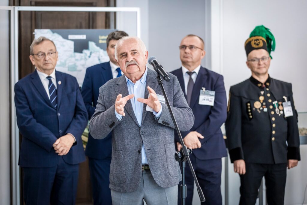 Zdjęcie z wystawy „Lubelski bursztyn”