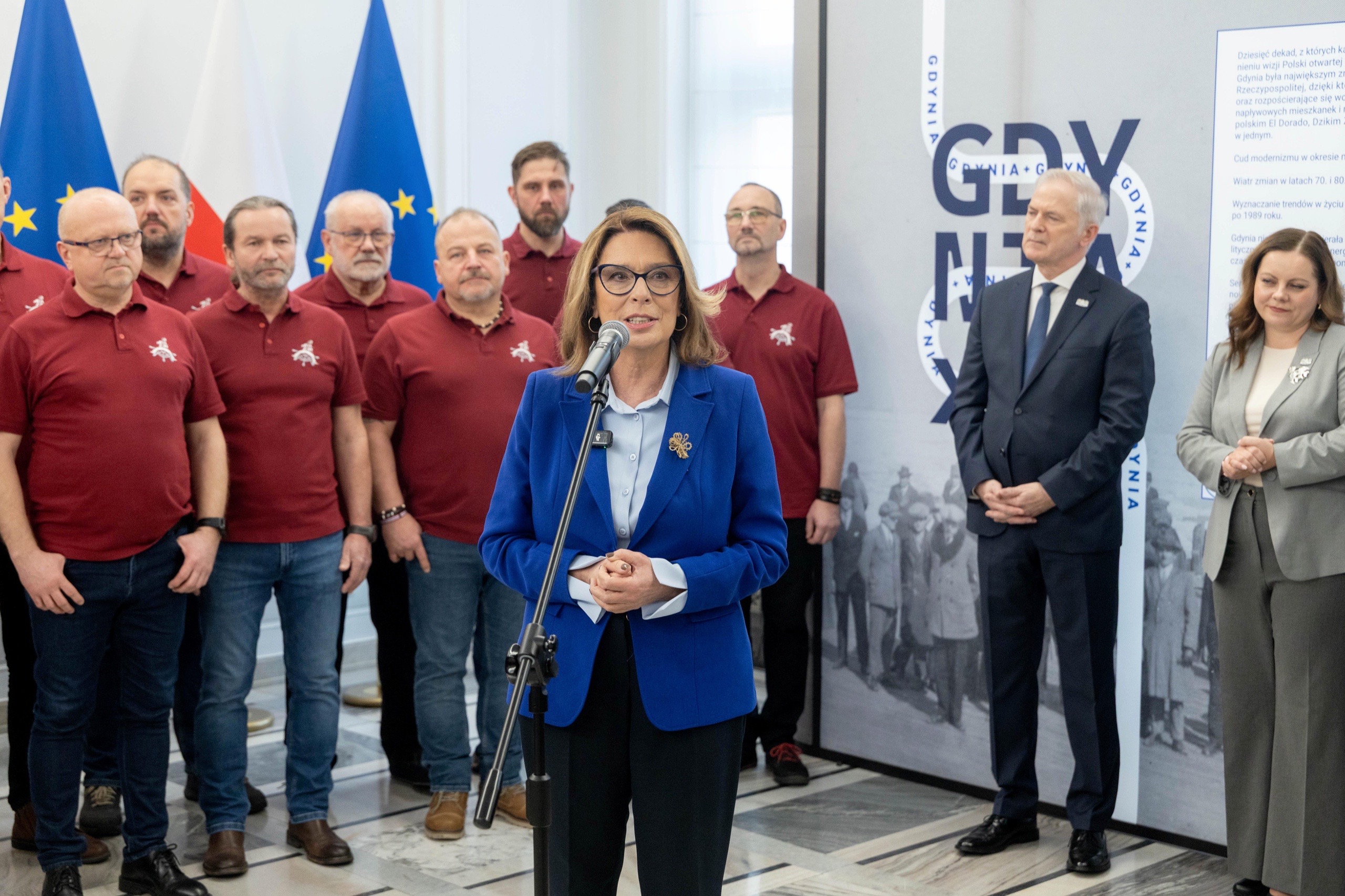 Uczestnicy otwarcia wystawy „Gdynia x 10”