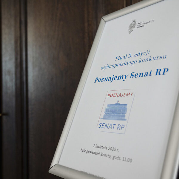 Uczestnicy okręgowego etapu konkursu Poznajemy Senat RP