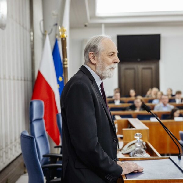 Uczestnicy konkursu Poznajemy Senat RP podczas finału konkursu