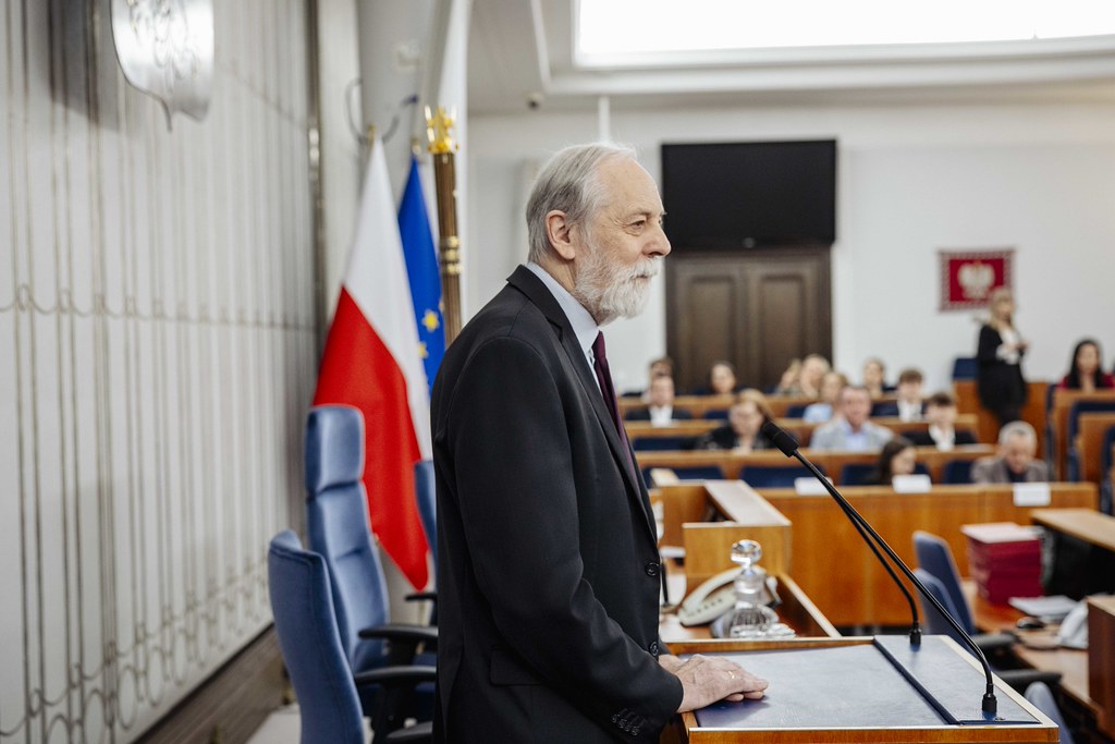 Uczestnicy konkursu Poznajemy Senat RP podczas finału konkursu
