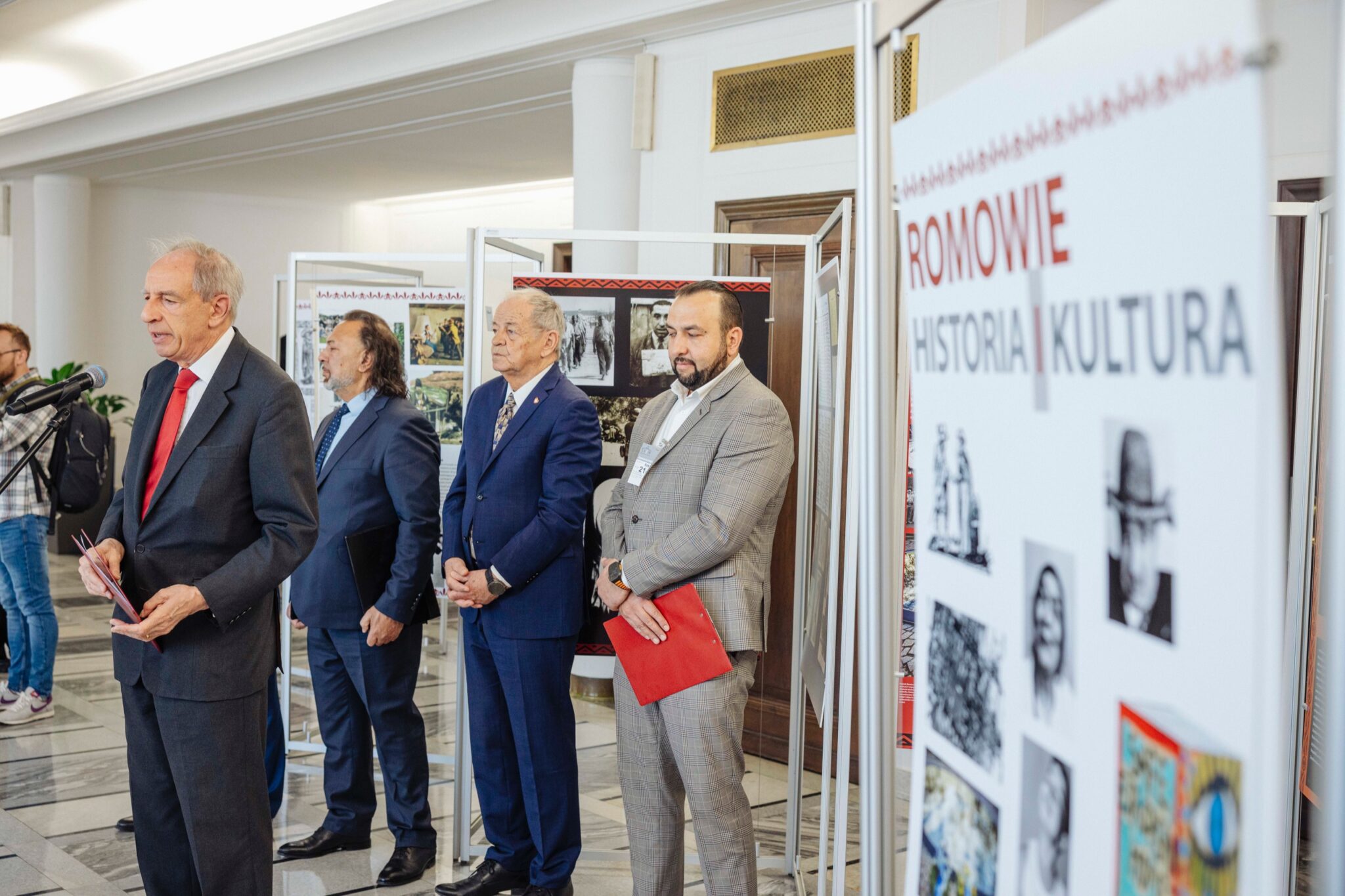 Zdjęcie z wystawy „Romowie. Historia i kultura”