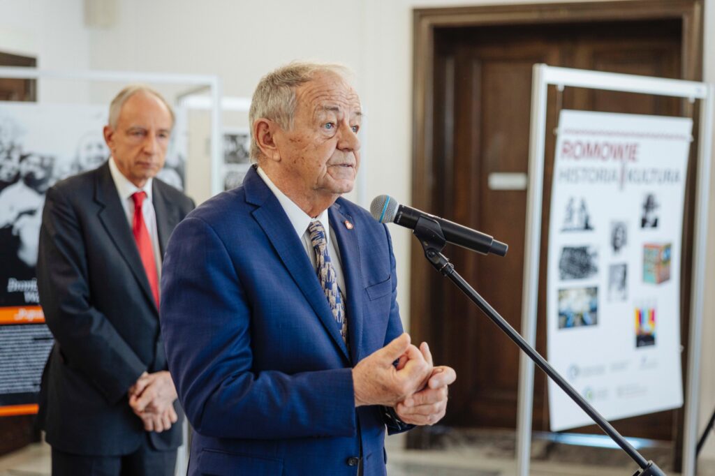 Zdjęcie z wystawy „Romowie. Historia i kultura”