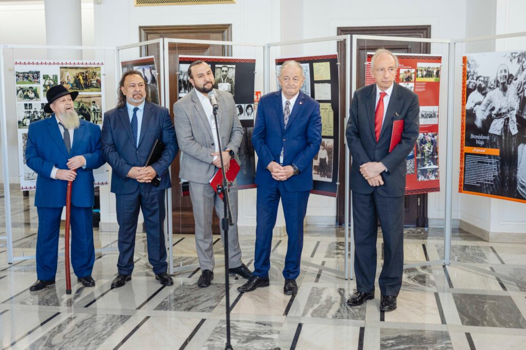 Zdjęcie z wystawy „Romowie. Historia i kultura”