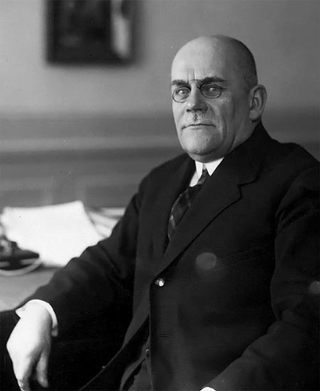 Senator Gustaw Dobrucki [NAC].