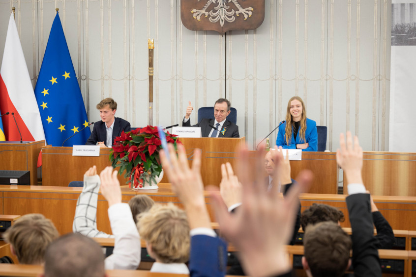 X debata młodzieżowa pn. „Dialogi senackie” pt. „Gadka o prawach uczniowskich” (fot. Tomasz Ozdoba - Kancelaria Senatu)