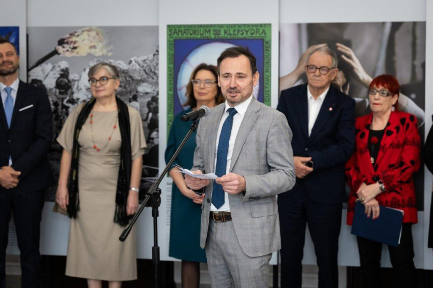 Wystawa poświęcona Wojciechowi J. Hasowi (fot. Tomasz Ozdoba, Kancelaria Senatu)