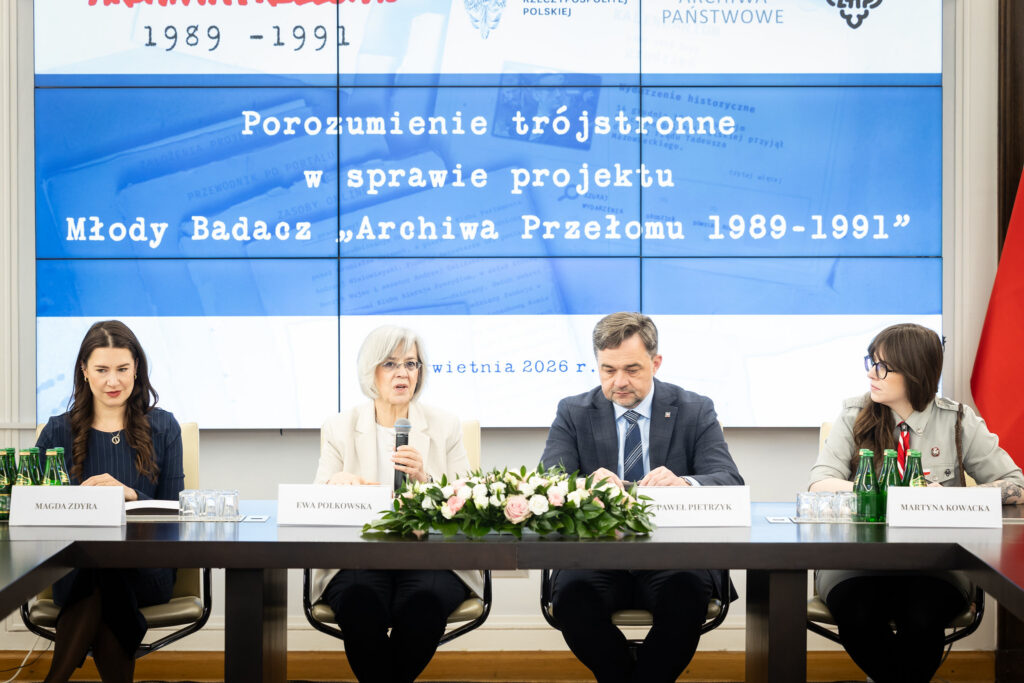 Podpisanie porozumienia w sprawie projektu „Młody Badacz. Archiwa Przełomu 1989–1991”