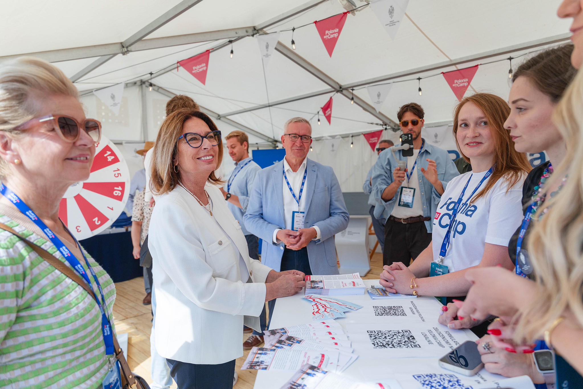Marszałek Senatu Małgorzata Kidawa-Błońska przy stanowisku Senatu podczas Polonia Camp 2026